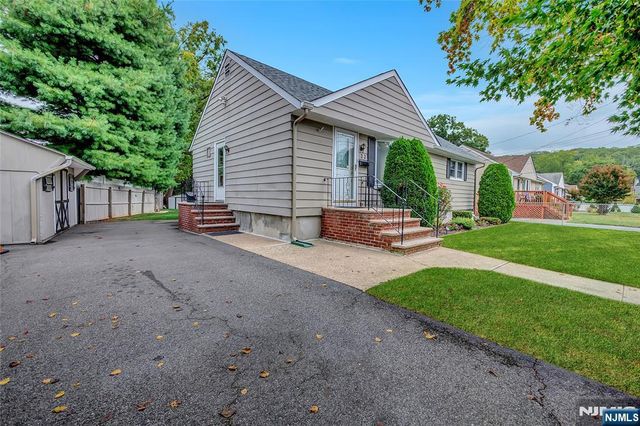 22 Chestnut, Bloomingdale, NJ 07403