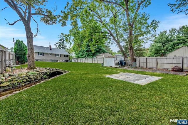 22 Chestnut, Bloomingdale, NJ 07403