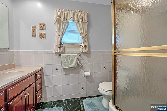 22 Chestnut, Bloomingdale, NJ 07403