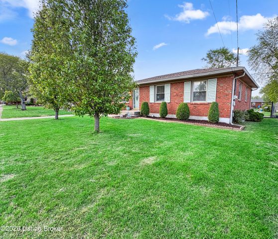 2005 White Oak Ln, Louisville, KY 40216