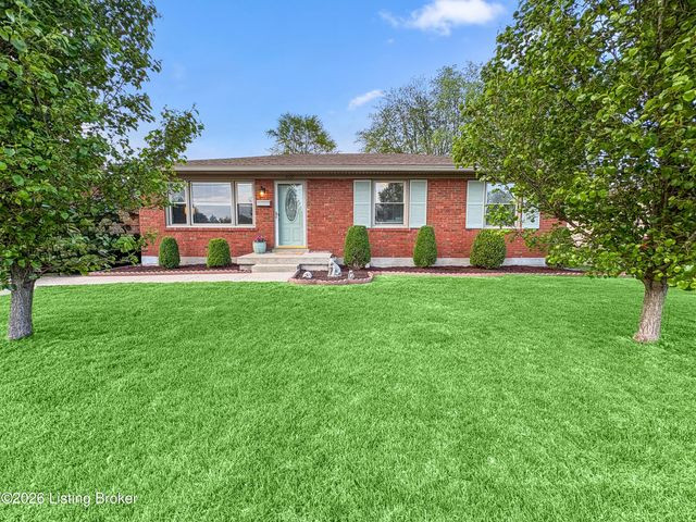 2005 White Oak Ln, Louisville, KY 40216