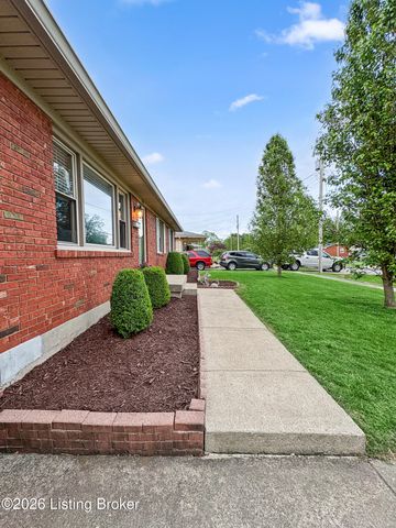 2005 White Oak Ln, Louisville, KY 40216