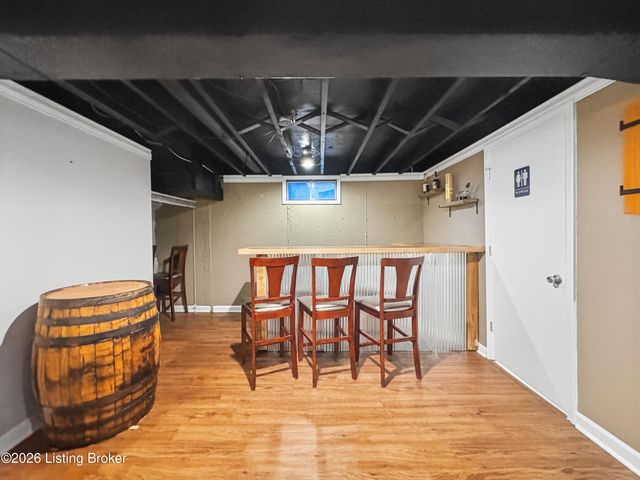 2005 White Oak Ln, Louisville, KY 40216