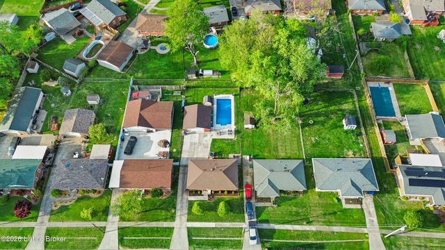 2005 White Oak Ln, Louisville, KY 40216