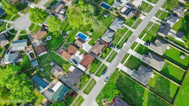 2005 White Oak Ln, Louisville, KY 40216