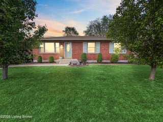 2005 White Oak Ln, Louisville, KY 40216