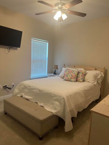 289 Whitman Way, Freeport, FL 32439