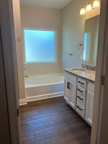 289 Whitman Way, Freeport, FL 32439