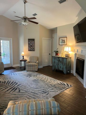 289 Whitman Way, Freeport, FL 32439