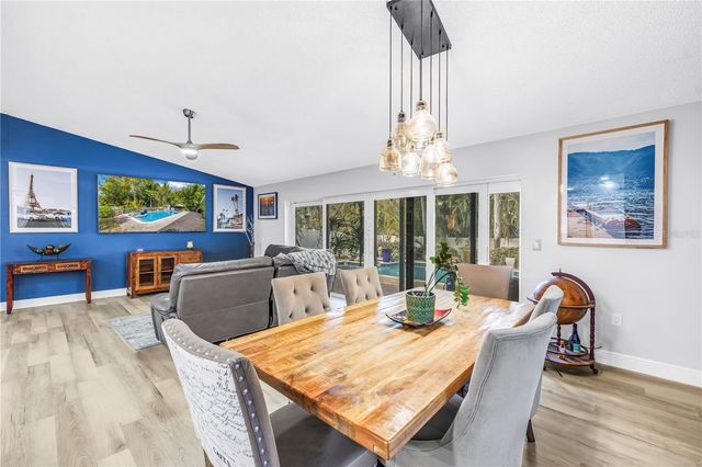 6821 N CIRCLE CREEK DR, Pinellas Park, FL 33781