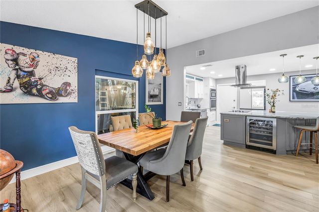 6821 N CIRCLE CREEK DR, Pinellas Park, FL 33781