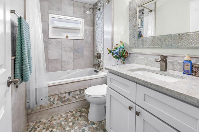 6821 N CIRCLE CREEK DR, Pinellas Park, FL 33781