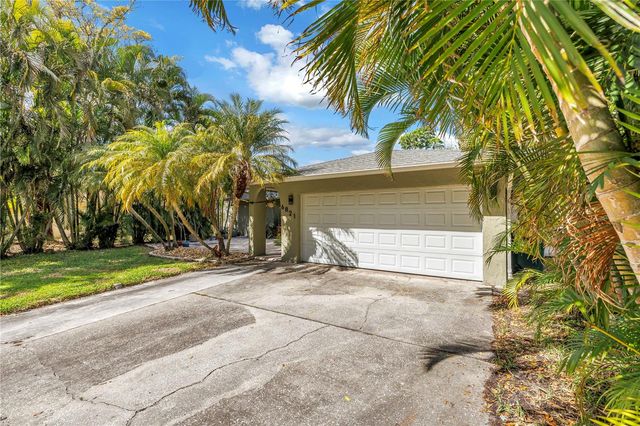 6821 N CIRCLE CREEK DR, Pinellas Park, FL 33781