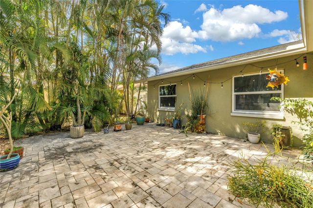 6821 N CIRCLE CREEK DR, Pinellas Park, FL 33781