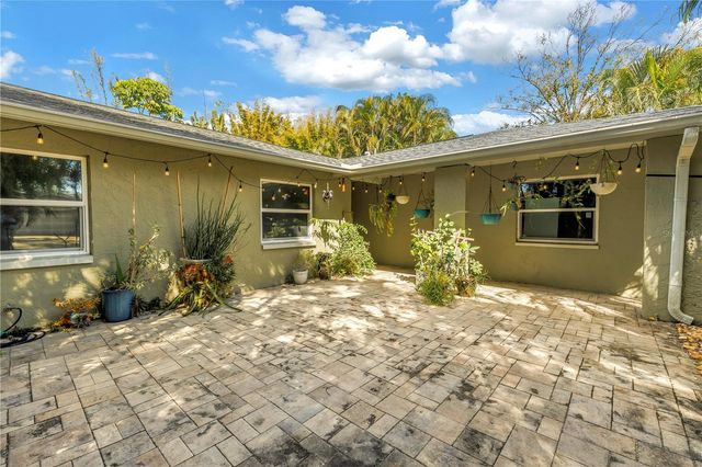 6821 N CIRCLE CREEK DR, Pinellas Park, FL 33781