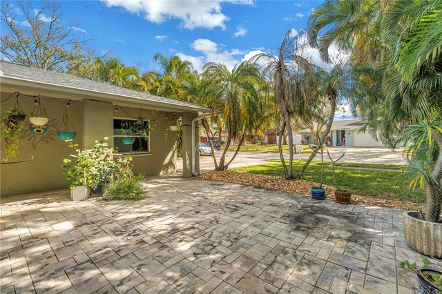 6821 N CIRCLE CREEK DR, Pinellas Park, FL 33781