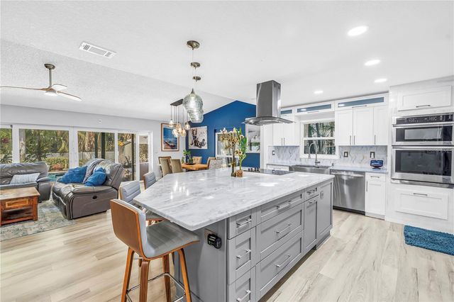 6821 N CIRCLE CREEK DR, Pinellas Park, FL 33781