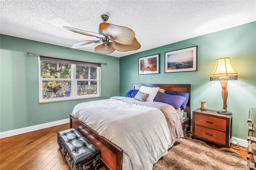 Image 20 of property listing at 6821 N CIRCLE CREEK DR, Pinellas Park, FL 33781