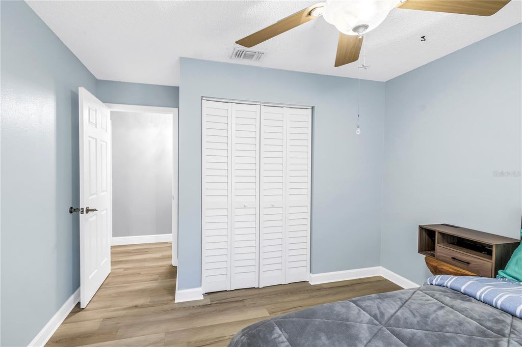 Image 25 of property listing at 6821 N CIRCLE CREEK DR, Pinellas Park, FL 33781