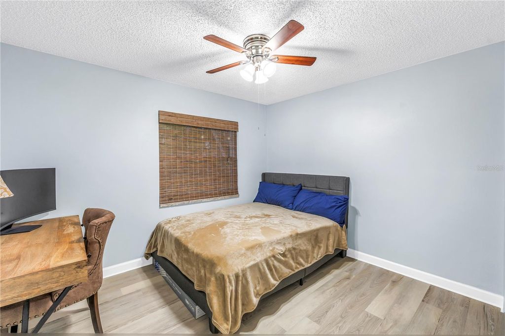 Image 27 of property listing at 6821 N CIRCLE CREEK DR, Pinellas Park, FL 33781