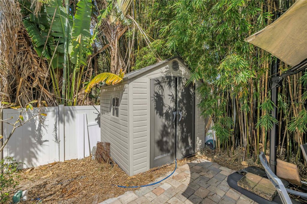 Image 35 of property listing at 6821 N CIRCLE CREEK DR, Pinellas Park, FL 33781