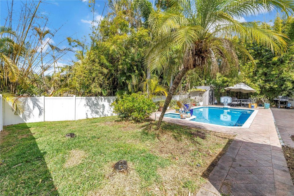 Image 37 of property listing at 6821 N CIRCLE CREEK DR, Pinellas Park, FL 33781