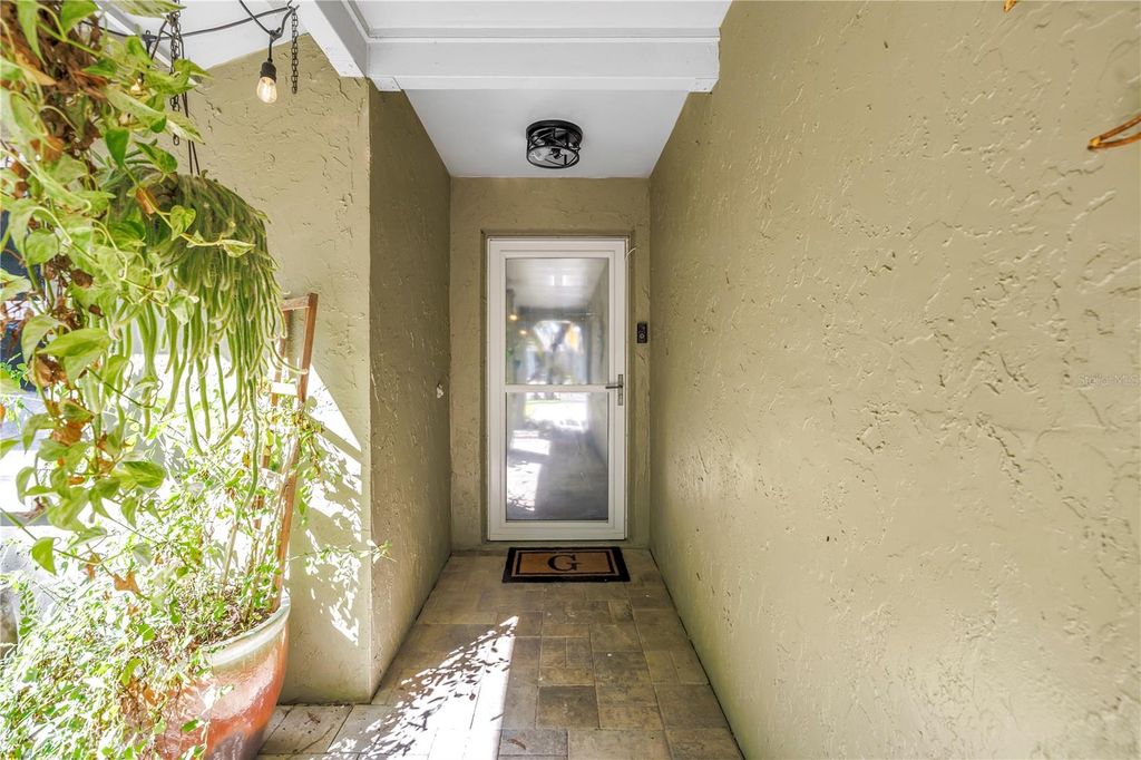 Image 41 of property listing at 6821 N CIRCLE CREEK DR, Pinellas Park, FL 33781