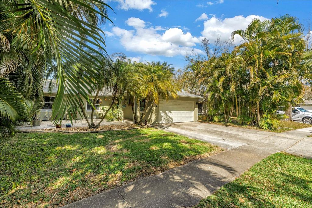 Image 44 of property listing at 6821 N CIRCLE CREEK DR, Pinellas Park, FL 33781