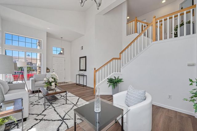 7828 Calzada Way, Elk Grove, CA 95758
