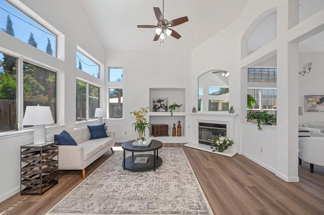 7828 Calzada Way, Elk Grove, CA 95758