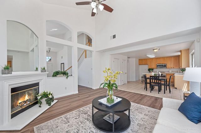 7828 Calzada Way, Elk Grove, CA 95758