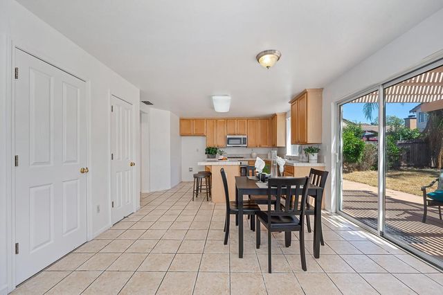 7828 Calzada Way, Elk Grove, CA 95758