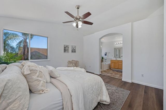 7828 Calzada Way, Elk Grove, CA 95758