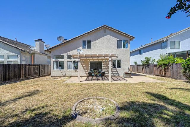 7828 Calzada Way, Elk Grove, CA 95758