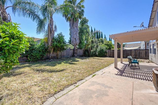 7828 Calzada Way, Elk Grove, CA 95758