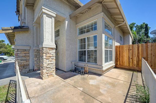 7828 Calzada Way, Elk Grove, CA 95758
