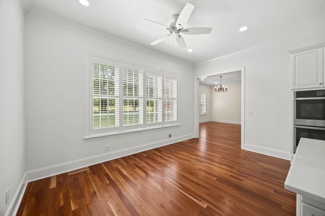 808 N Main St, Mount Pleasant, TN 38474