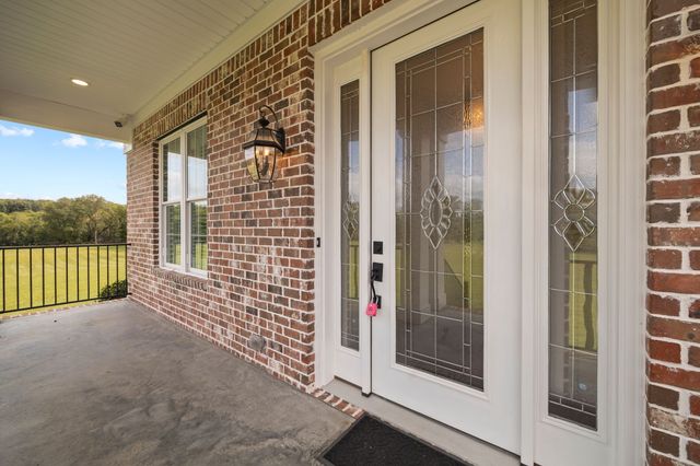 808 N Main St, Mount Pleasant, TN 38474