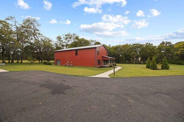 808 N Main St, Mount Pleasant, TN 38474