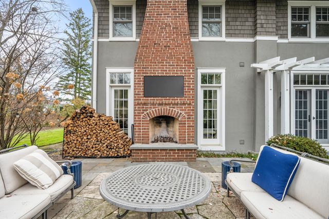 140 Birch Street, Winnetka, IL 60093