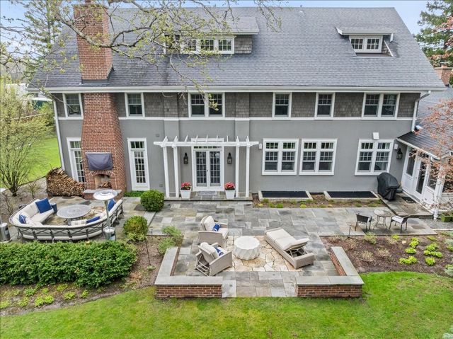 140 Birch Street, Winnetka, IL 60093