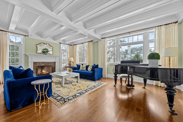 140 Birch Street, Winnetka, IL 60093