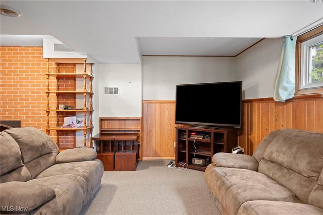 729 Woodland Avenue, Wadsworth, OH 44281