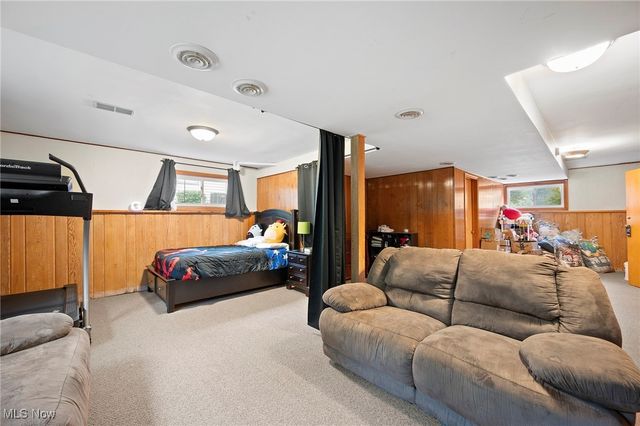 729 Woodland Avenue, Wadsworth, OH 44281