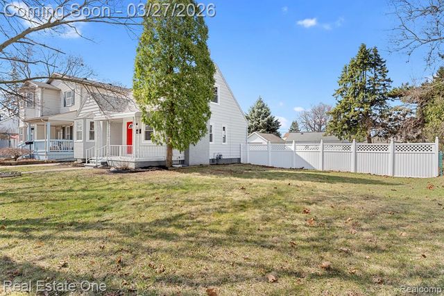 6778 Buckingham Avenue, Allen Park, MI 48101