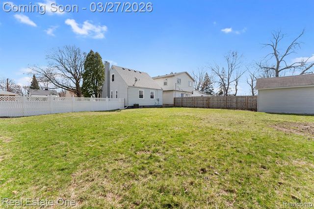 6778 Buckingham Avenue, Allen Park, MI 48101