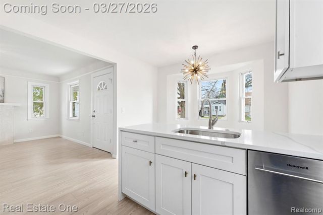 6778 Buckingham Avenue, Allen Park, MI 48101