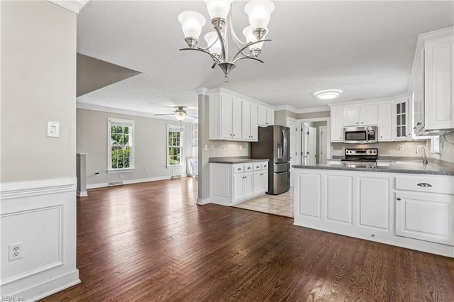 5670 Gentry DR, New Kent, VA 23124