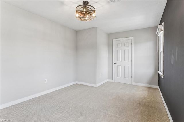 5670 Gentry DR, New Kent, VA 23124