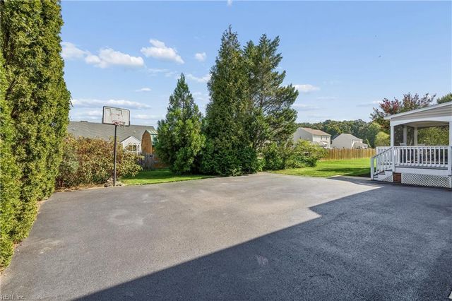 5670 Gentry DR, New Kent, VA 23124